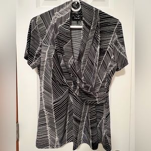 DKNY Women’s Top Size Medium